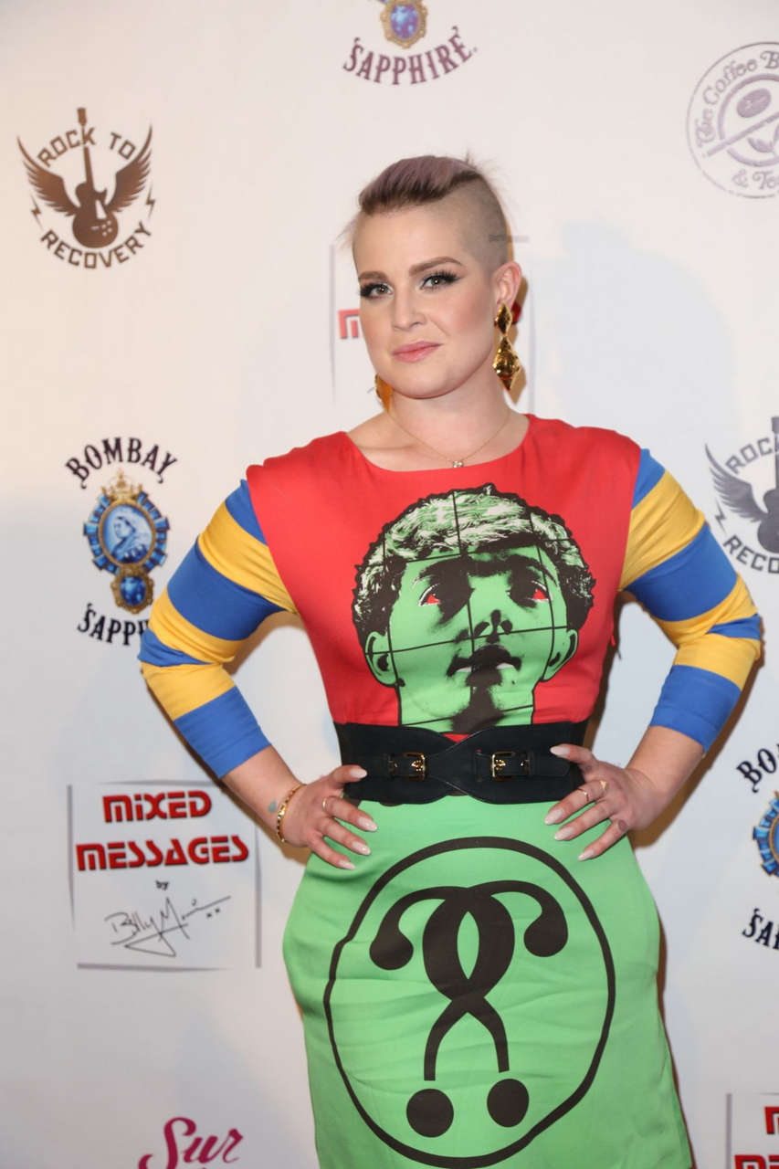 Kelly Osbourne Sur Le Mur Presents Mixed Messages Art Opening Beverly Hills