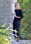 Kelly Rizzo Collects Mail Outside Her Home Los Angeles
