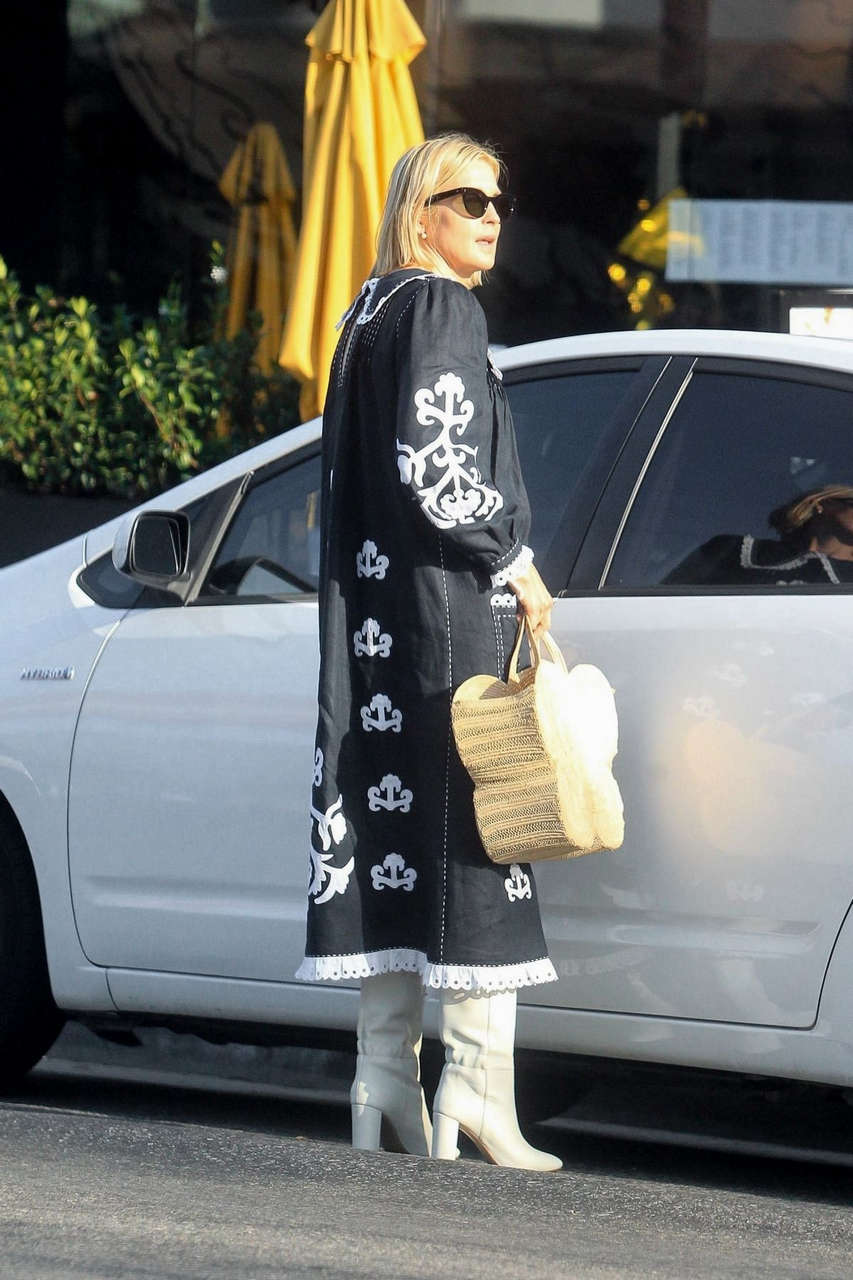 Kelly Rutherford Out About West Hollywood