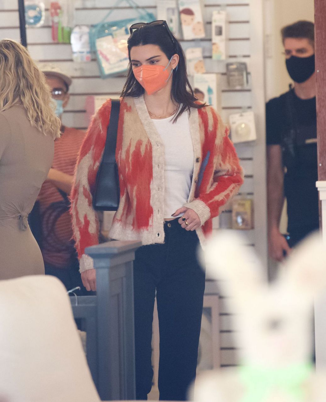 Kendall Jenner And Khloe Kardashian Shopping Baby Store Sherman Oaks