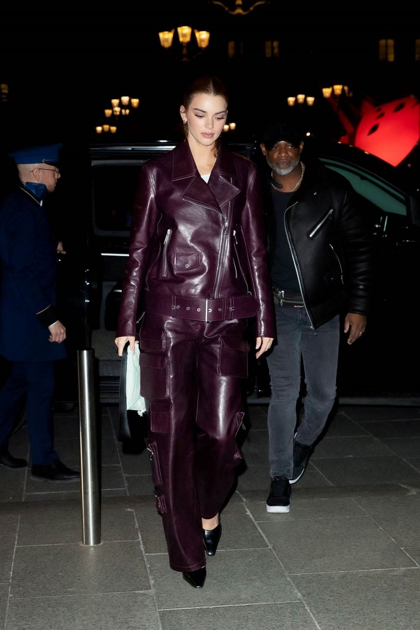 Kendall Jenner Arrives Ritz Hotel Paris