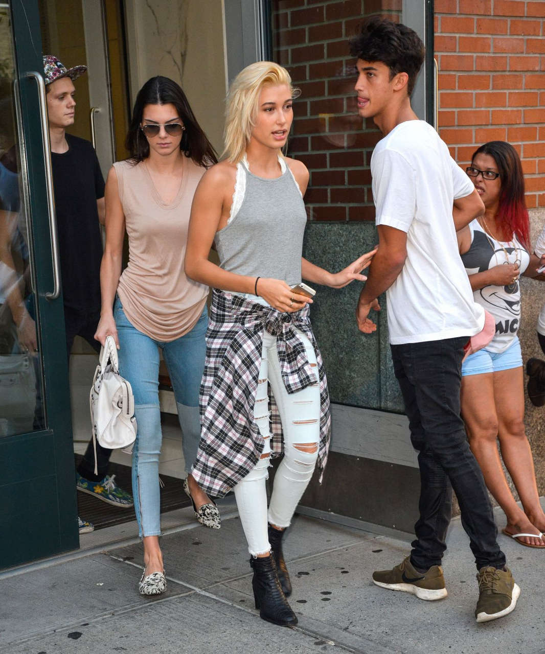Kendall Jenner Hailey Baldwin Leaves An Apartment New York