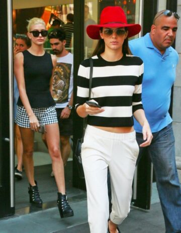 Kendall Jenner Hailey Baldwin Out Shopping New York