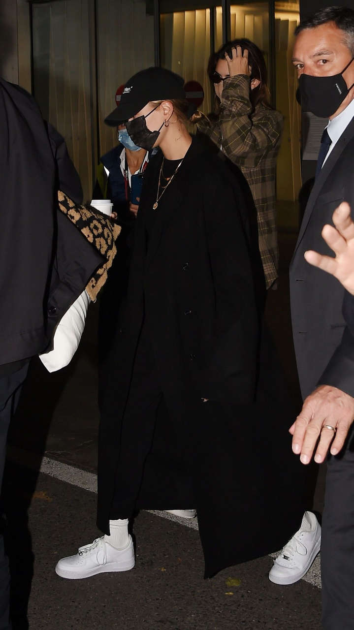 Kendall Jenner Hailey Bieber Arrives Milan Fashion Week