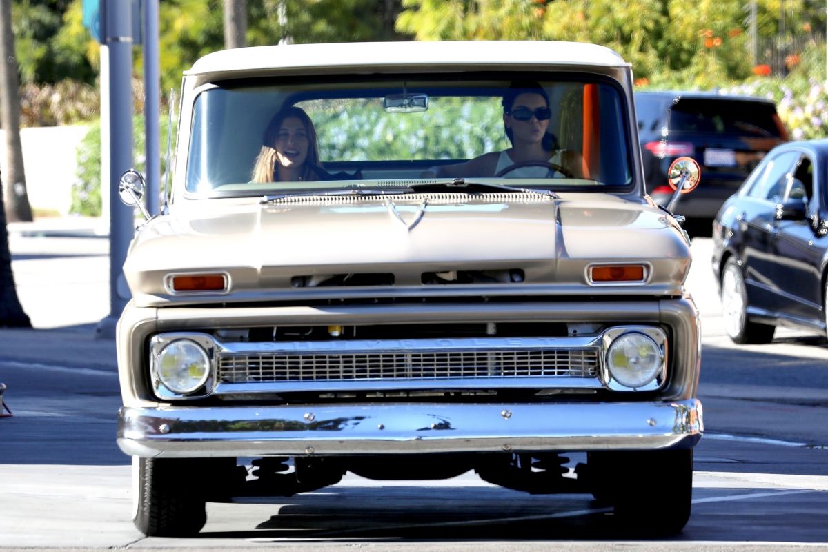 Kendall Jenner Hailey Bieber Out Driving Kendall S Classic Pickup Truck Beverly Hills