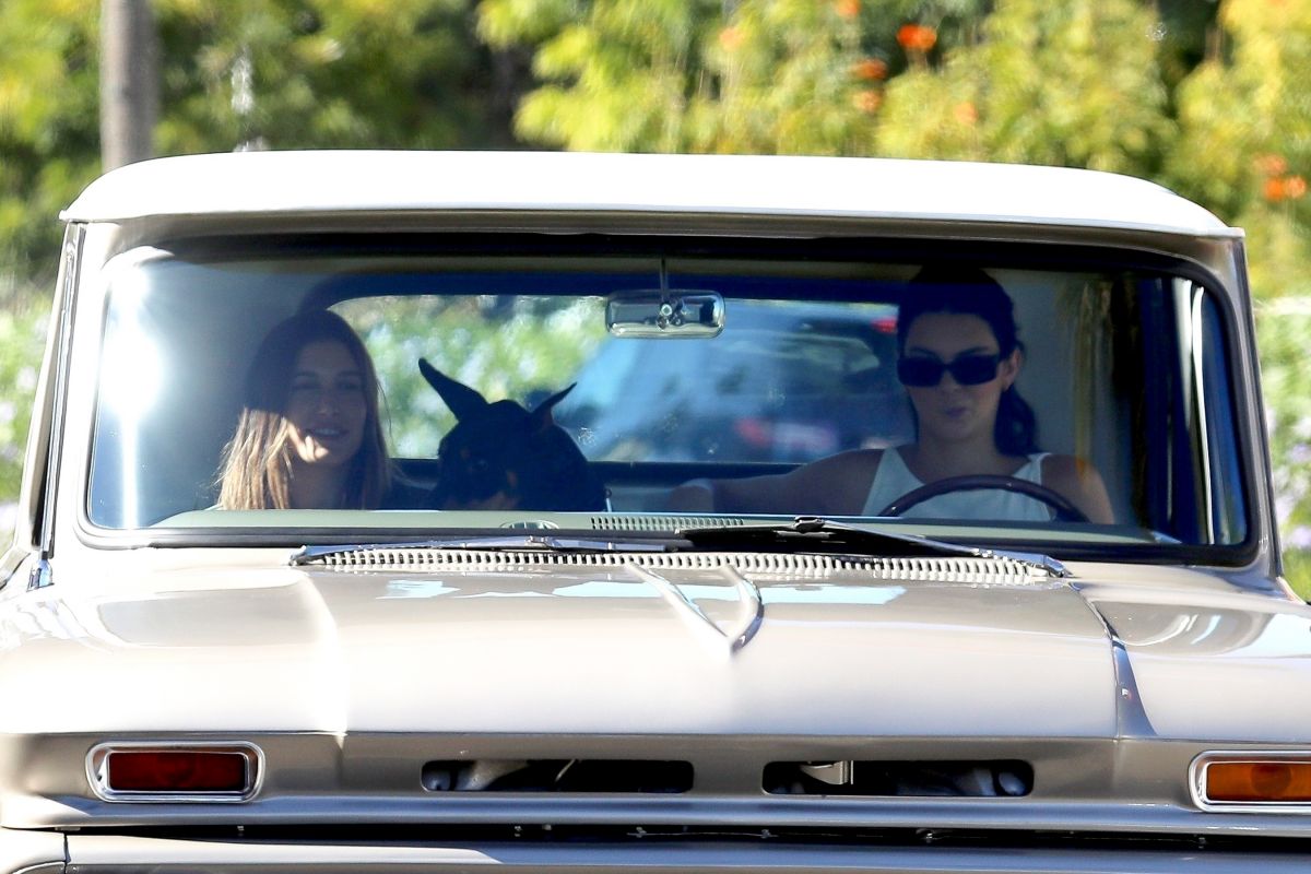 Kendall Jenner Hailey Bieber Out Driving Kendall S Classic Pickup Truck Beverly Hills