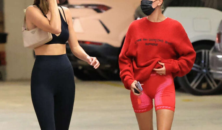 Kendall Jenner Hailey Bieber Shopping Grocvery Los Angeles (22 photos)