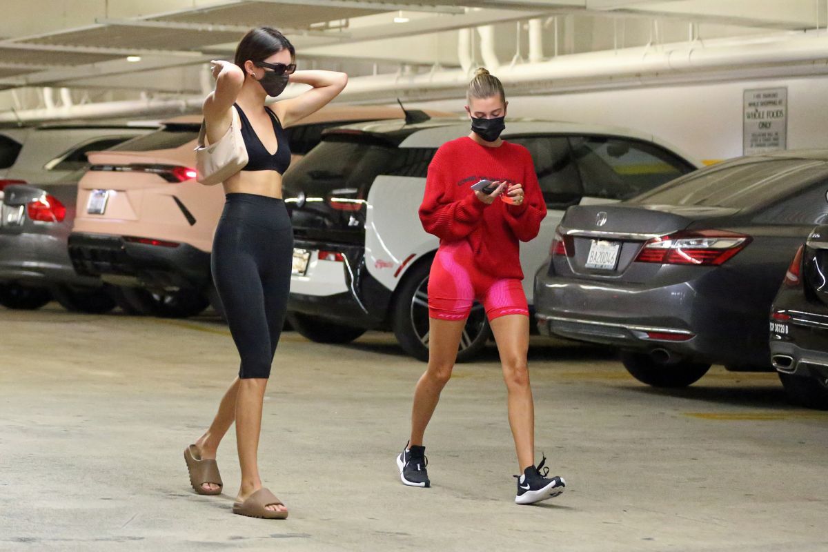 Kendall Jenner Hailey Bieber Shopping Grocvery Los Angeles