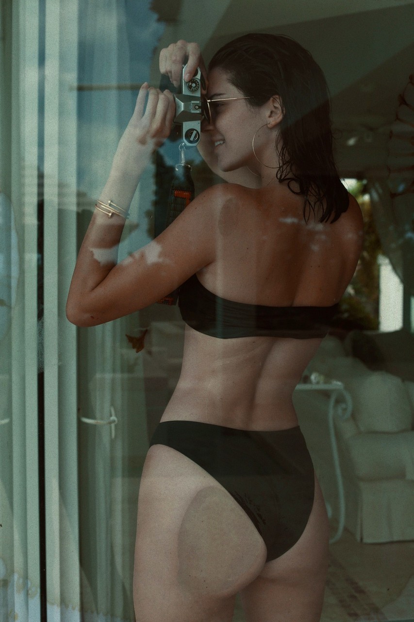 Kendall Jenner Hot