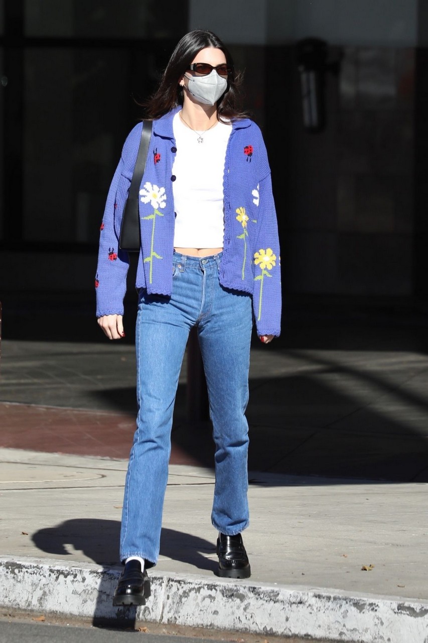 Kendall Jenner Out About Los Angeles