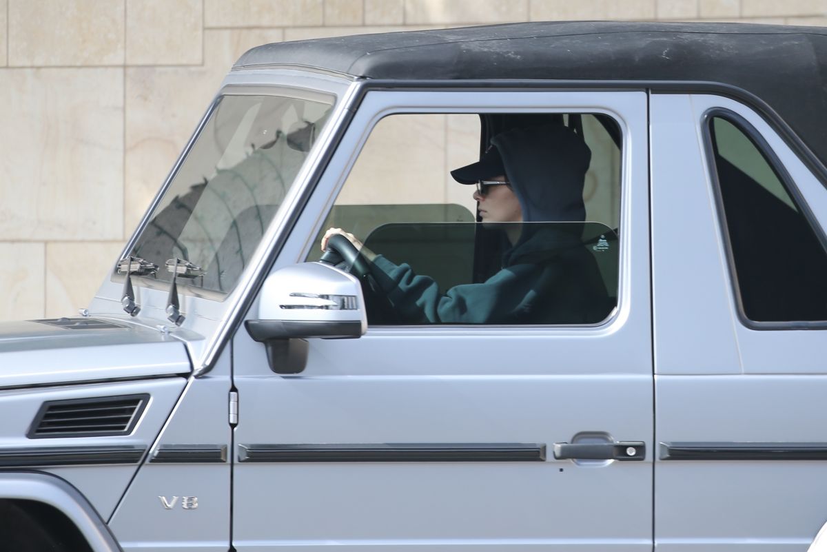 Kendall Jenner Out Driving Her G Wagon Beverly Hills