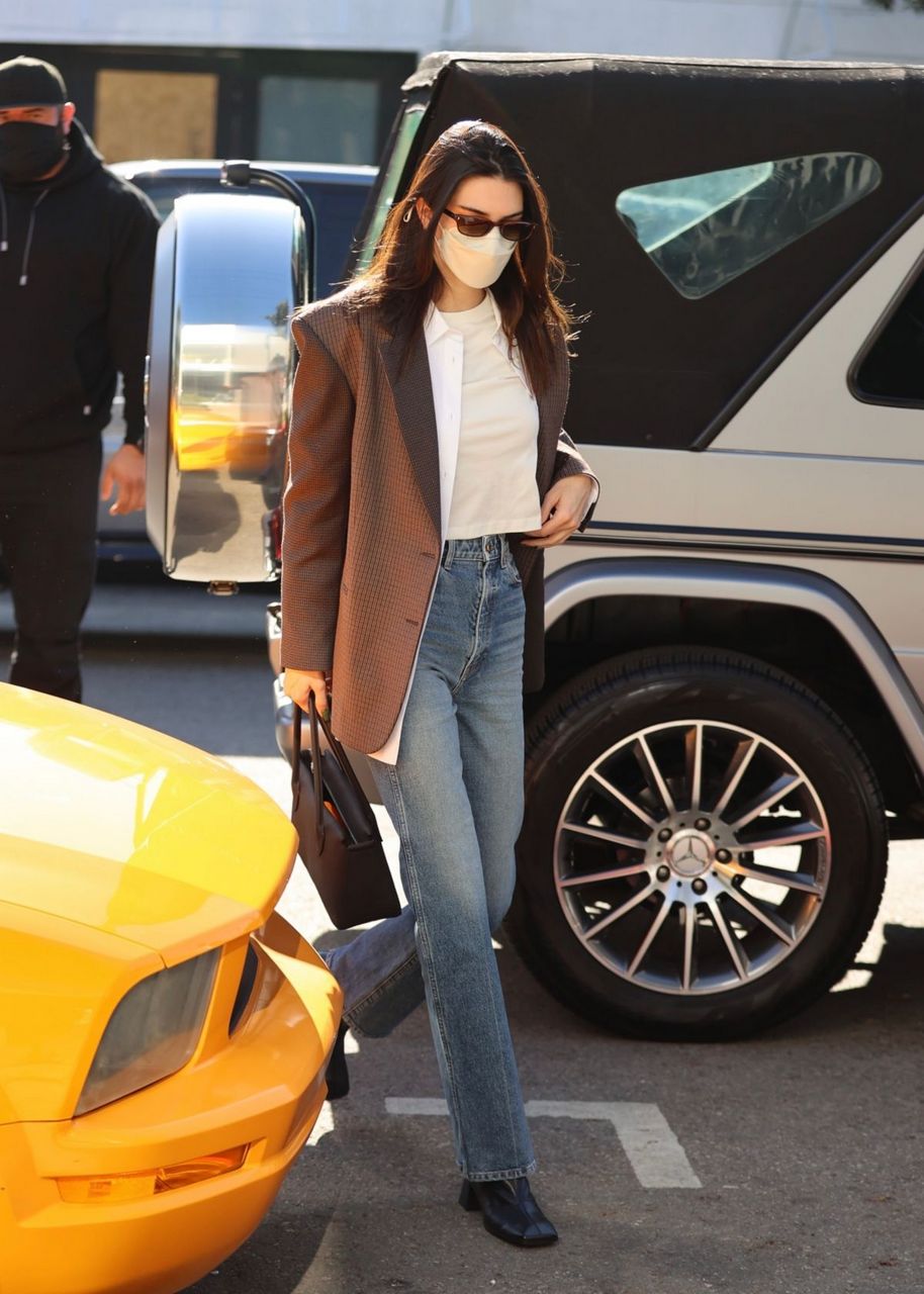 Kendall Jenner Out For Lunch West Hollywood