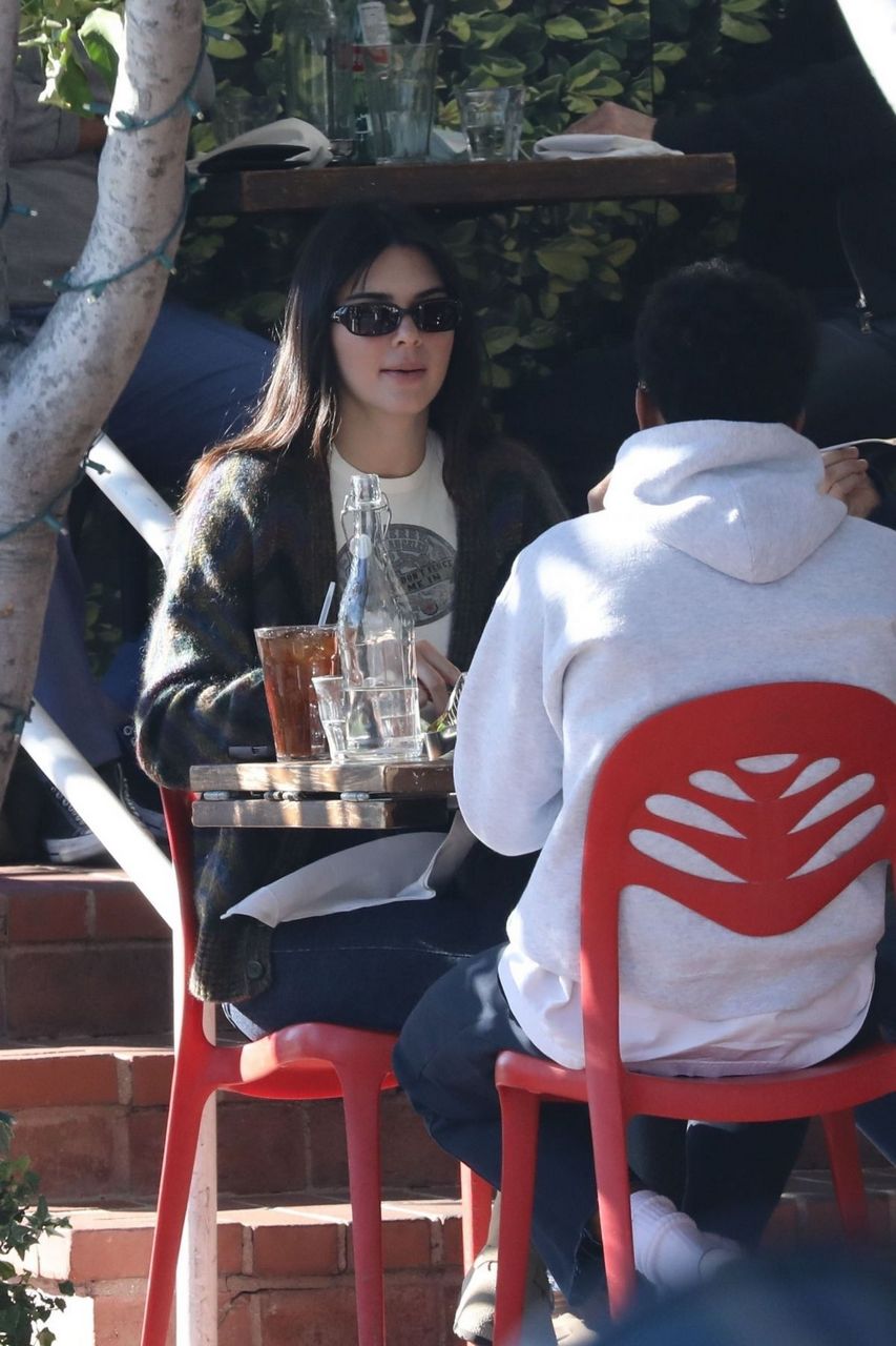 Kendall Jenner Out For Lunch With Fai Khadra West Hollywood