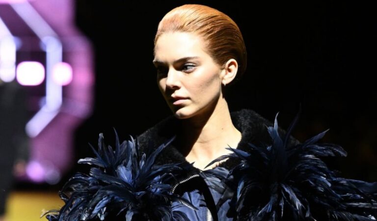 Kendall Jenner Prada Fall Winter 2022 2023 Fashion Collection Unveiling Milan Fashion Week (7 photos)