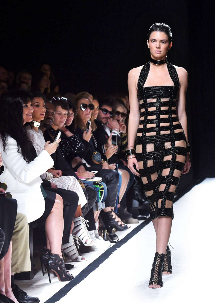 Kendall Jenner Runway Balmain Fashion Show Paris