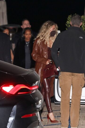 Khloe Kardashian Out With Friends Nobu Malibu