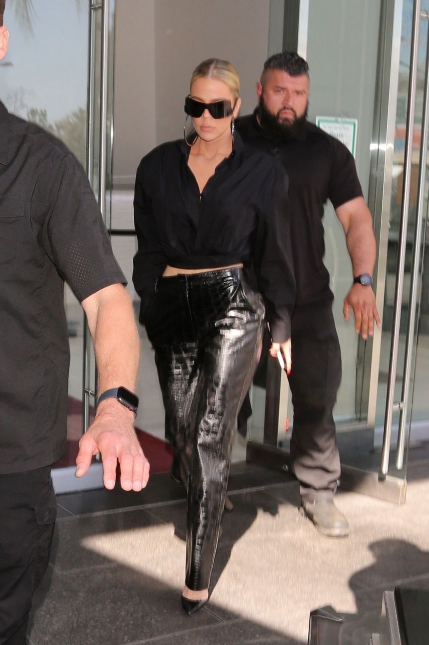 Kim And Khloe Kardashian Lavo Ristorante West Hollywood