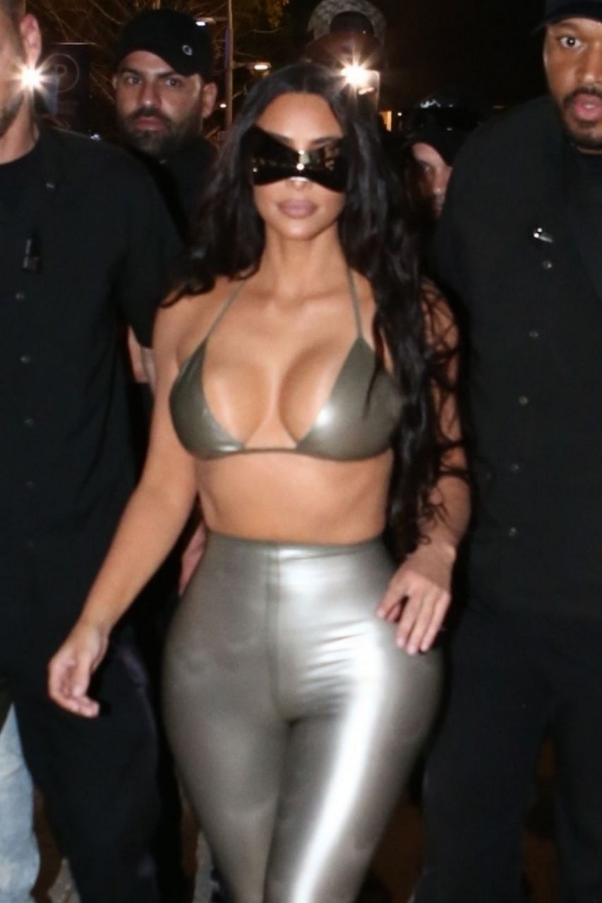 Kim And Khloe Kardashian Leaves Skims Pop Up Shop Miami