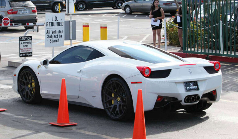 Kim Kardashan Buys Ferrari 458 Italia (17 photos)