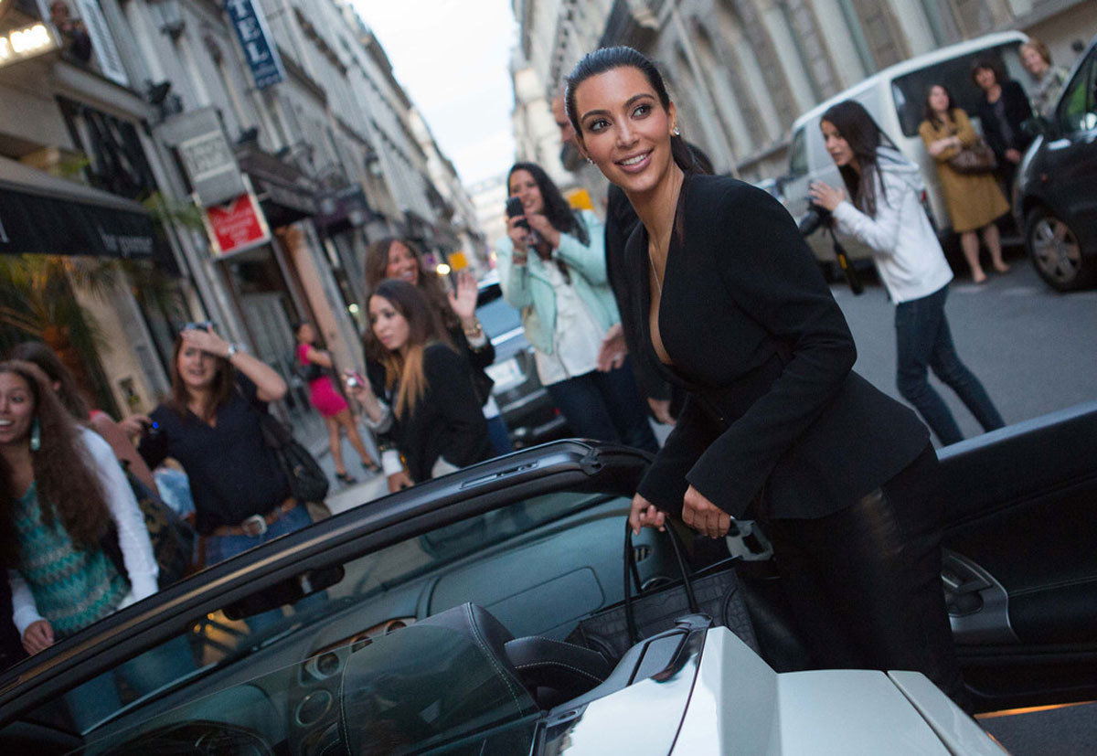 Kim Kardashian Arrives Ferdi Restaurant Paris