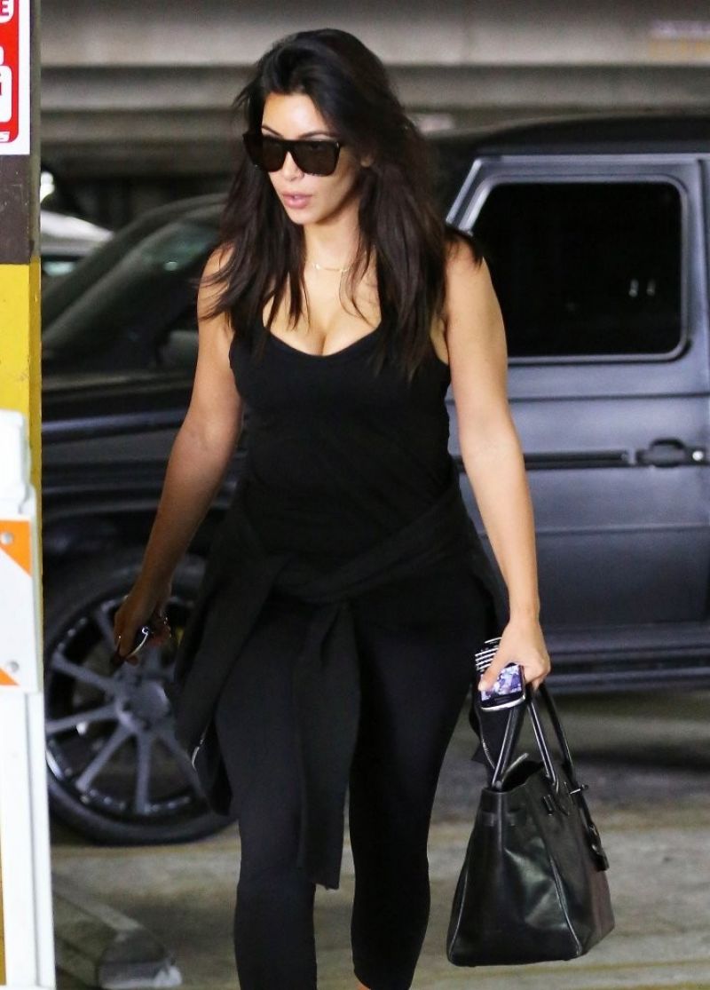 Kim Kardashian Arrives Meeting Encino