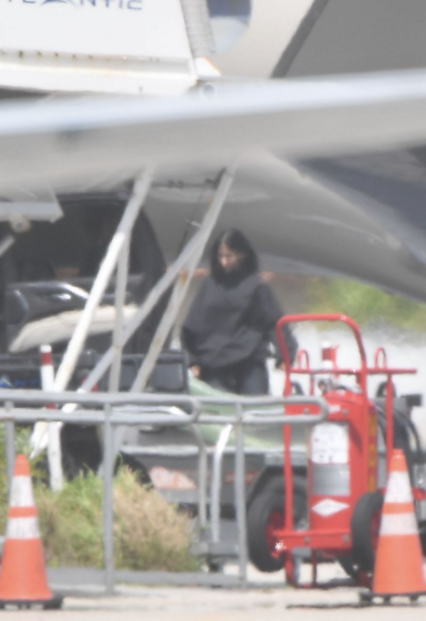 Kim Kardashian Arrives Miami Her New Private Jet