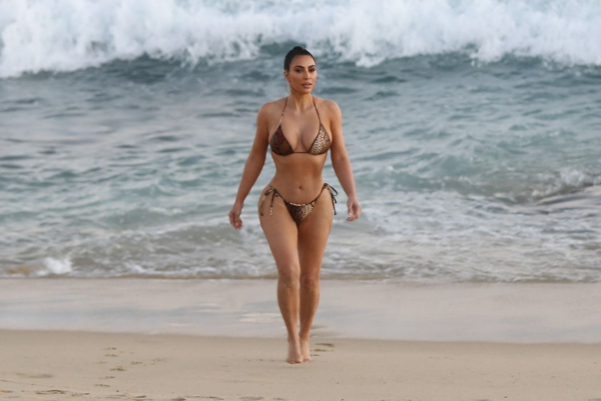 Kim Kardashian Bikini Set Of Kuwtk Beach Malibu