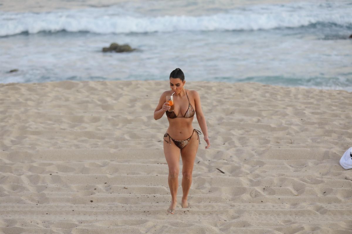 Kim Kardashian Bikini Set Of Kuwtk Beach Malibu