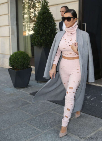 Kim Kardashian Heading Charles De Gaulle Airport Paris