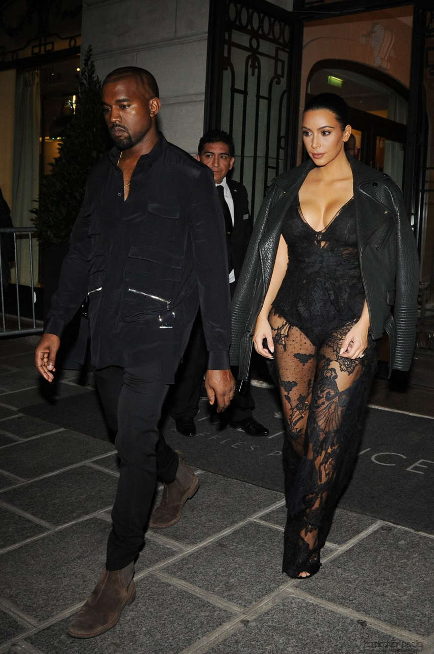 Kim Kardashian Heading Givenchy Fashion Show Paris