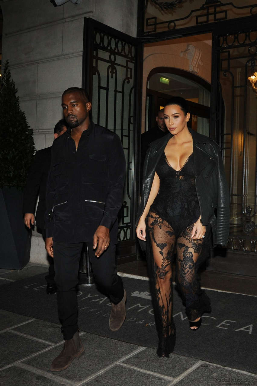 Kim Kardashian Heading Givenchy Fashion Show Paris