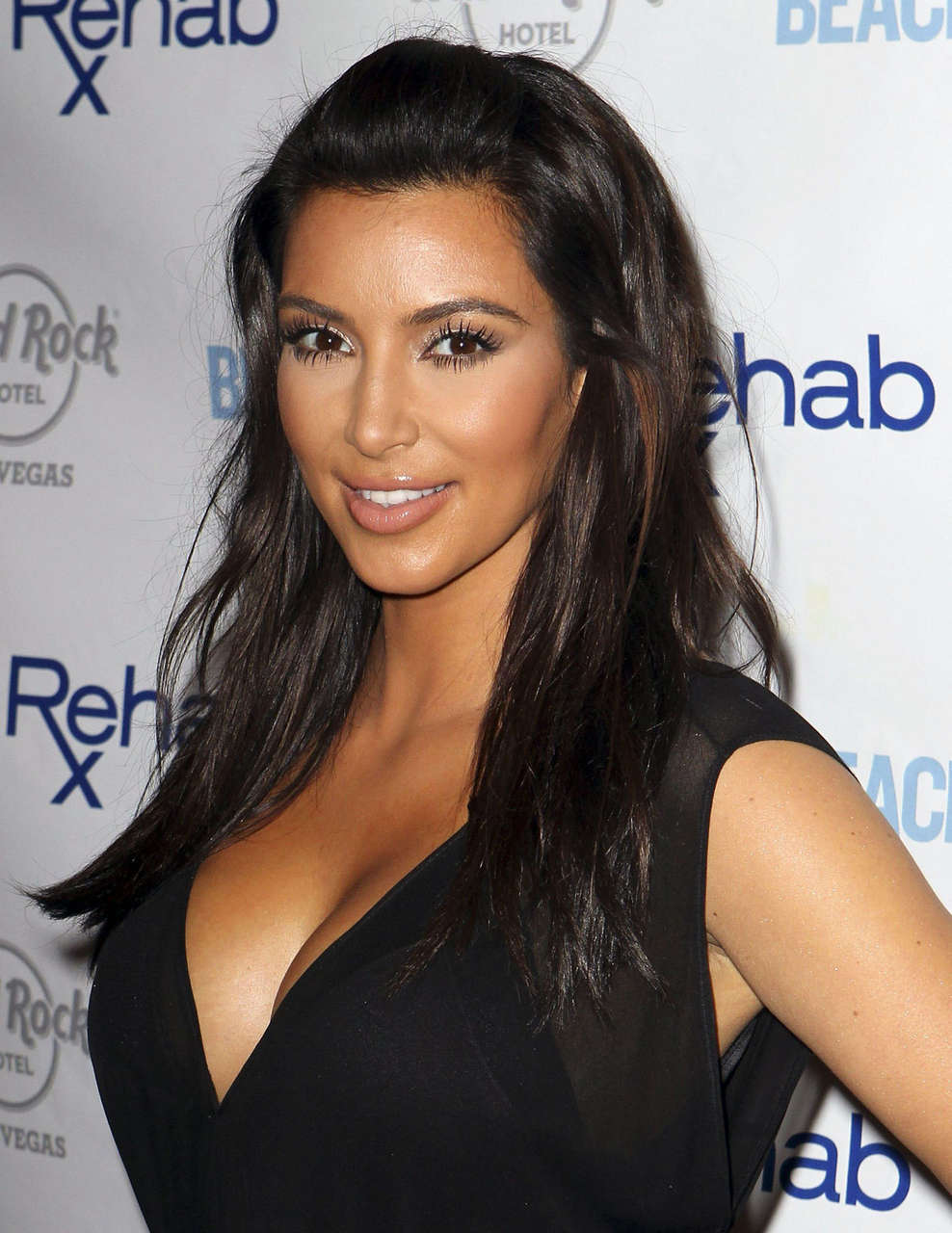 Kim Kardashian Hosts Rehab Sundays Pool Party Hard Rock Las Vegas