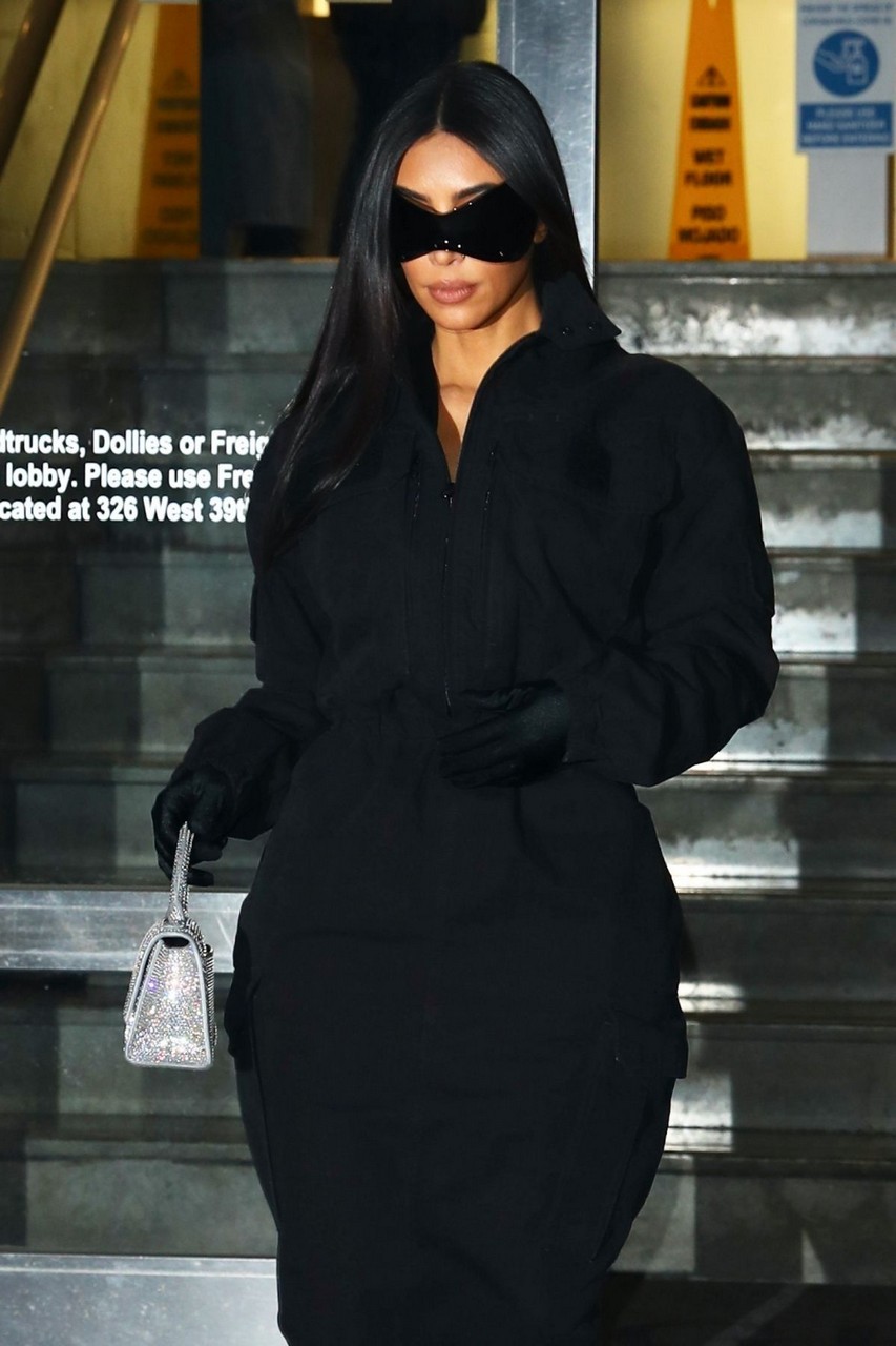 Kim Kardashian Leaves Her Hotel New York