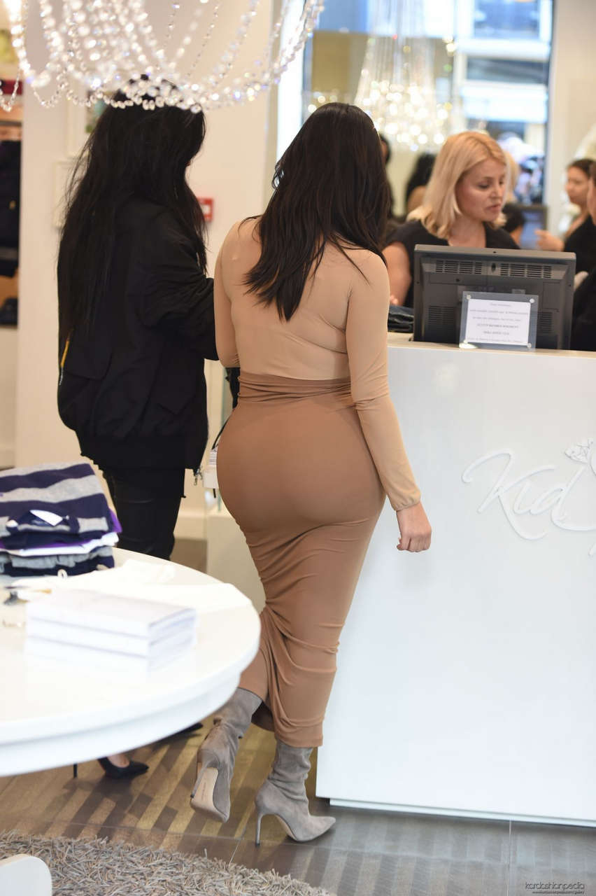 Kim Kardashian Leaves Le Royal Monceau Hotel Out Shopping Paris
