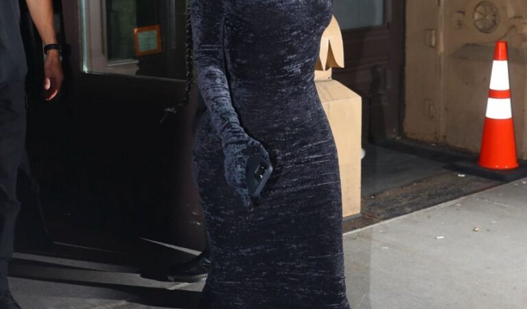 Kim Kardashian Leaves Zero Bond New York (7 photos)