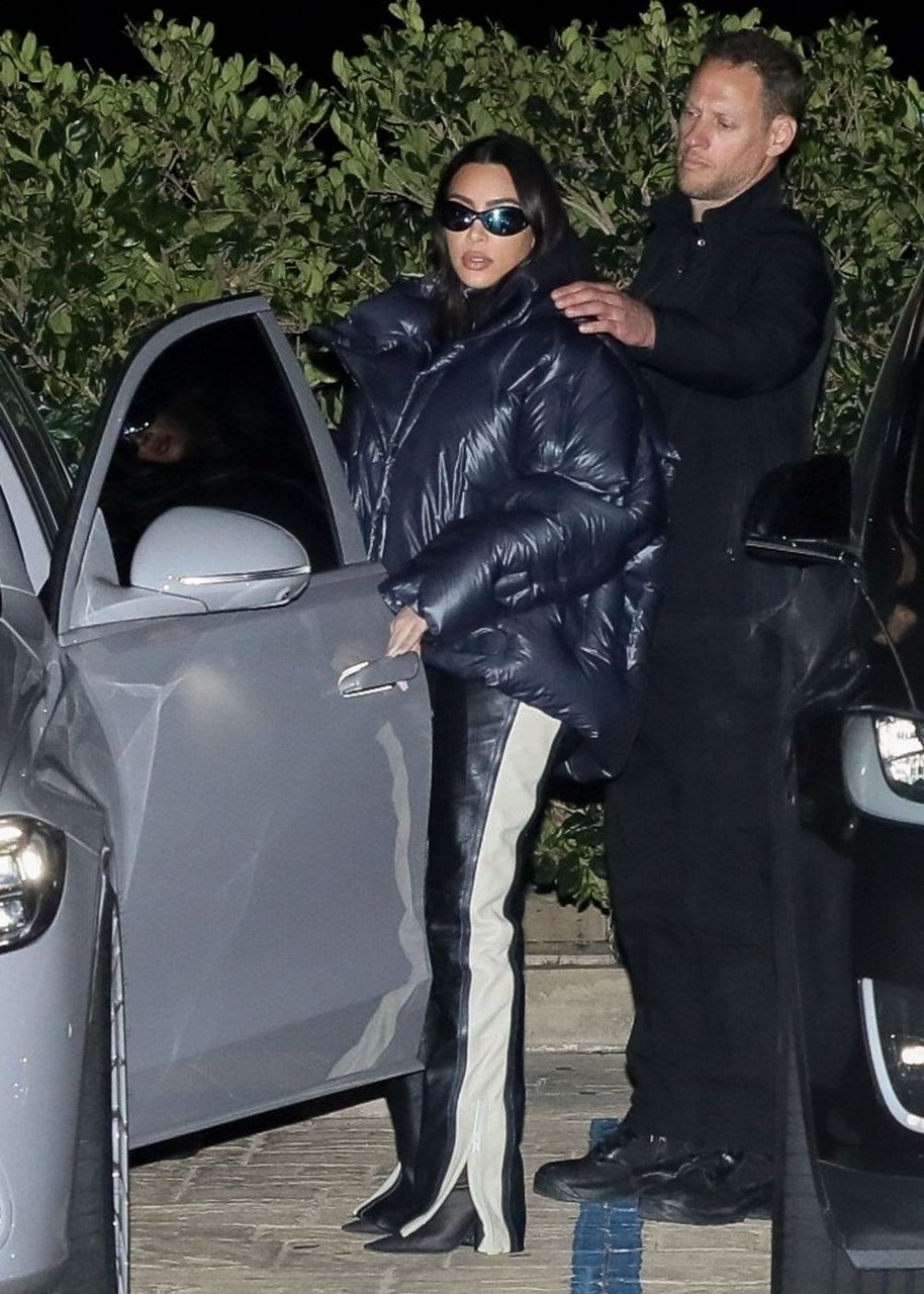 Kim Kardashian Out For Dinner With Friends Nobu Malibu