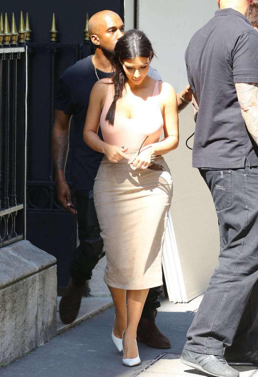 Kim Kardashian Out Shopping Paris