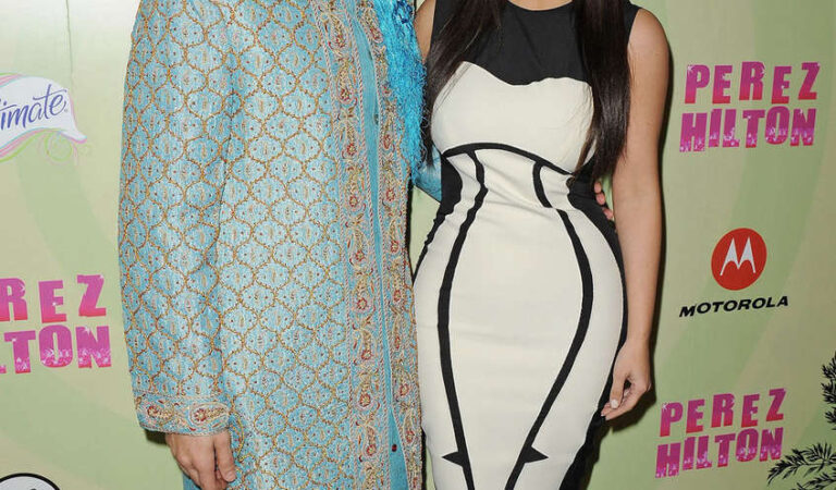 Kim Kardashian Perez Hiltons Mad Hatter Tea Party Birthday Bash Los Angeles (14 photos)