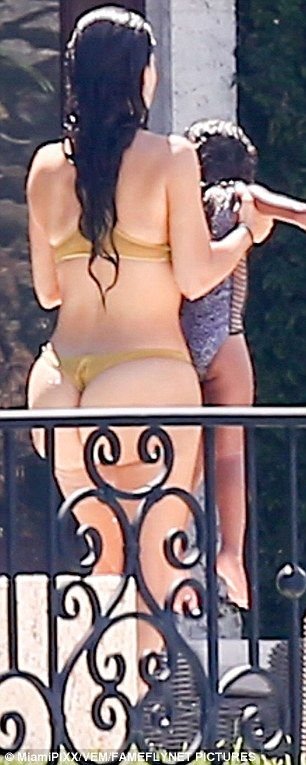 Kim Kardashian Sexy