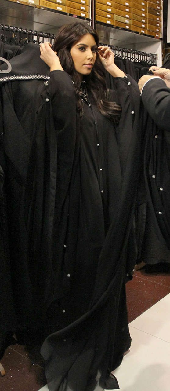 Kim Kardashian Wears Burqa