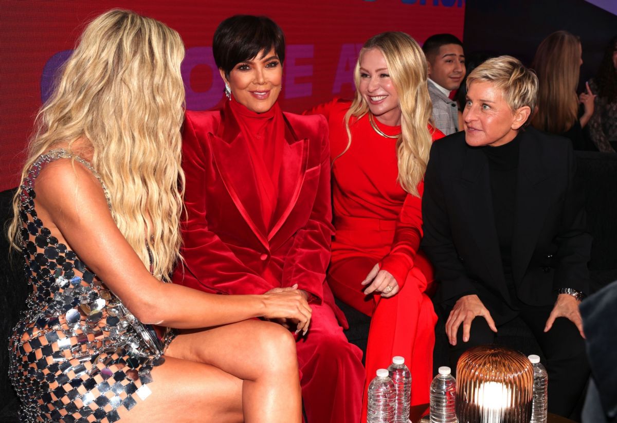 Kim Khloe Kardashian Kris Jenner 47th People S Choice Awards Santa Monica