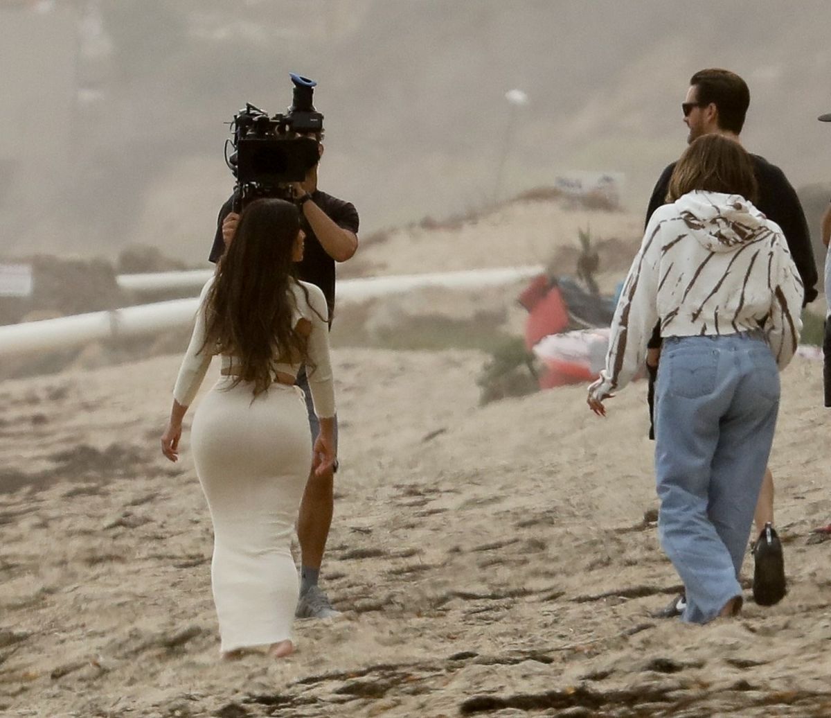 Kim Khloe Kardashian Scott Disick Set Of Kuwtk Beach Malibu