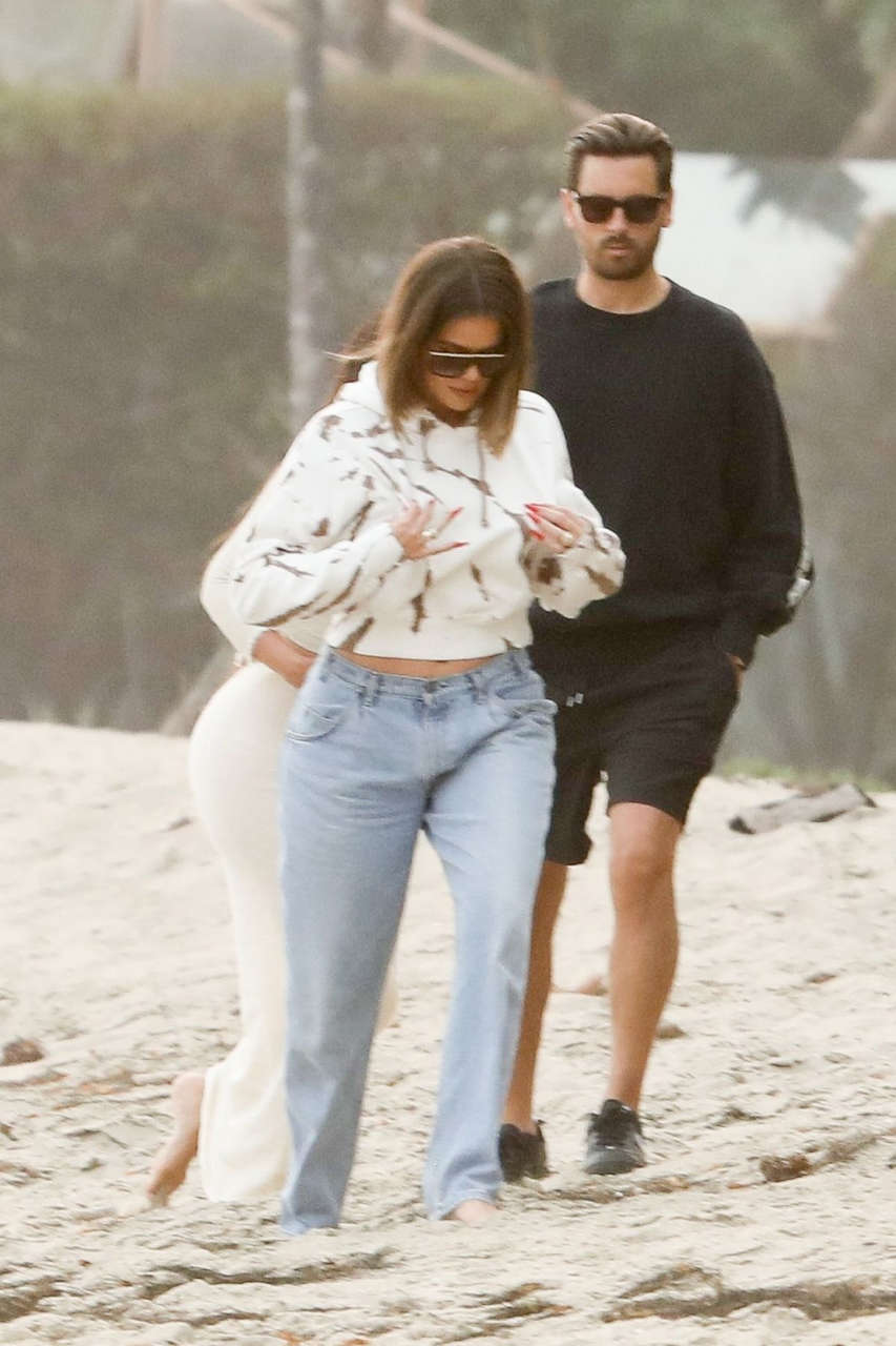 Kim Khloe Kardashian Scott Disick Set Of Kuwtk Beach Malibu
