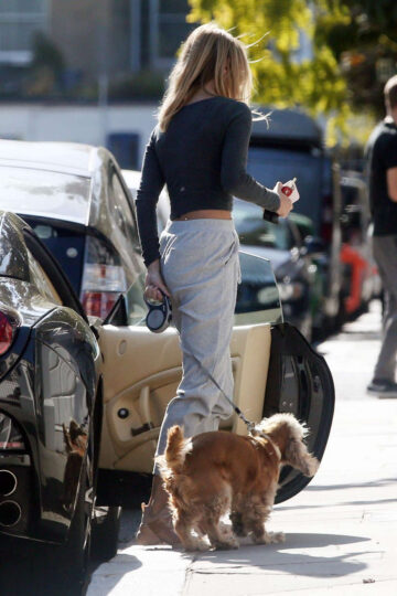 Kimberley Garnee Out With Her Dog London