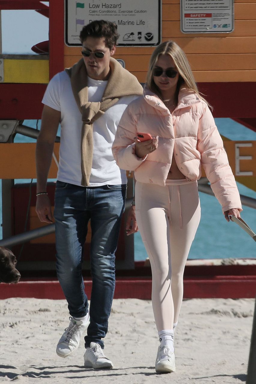 Kimberley Garner Out With Mystery Man Miami