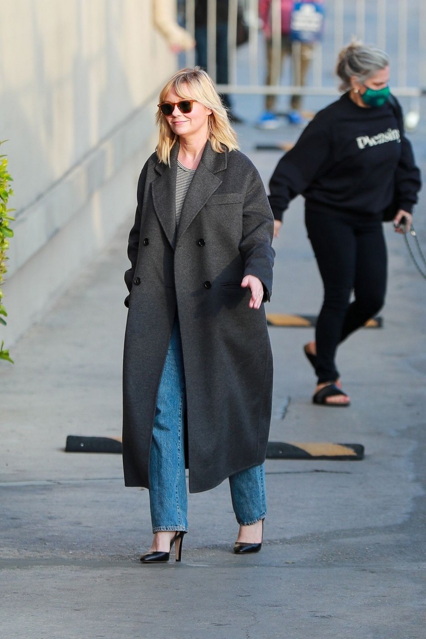 Kirsten Dunst Arrives El Capitan Entertainment Centre Hollywood