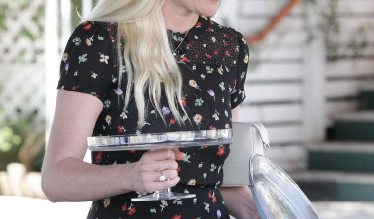 Kirsten Dunst Baby Shower Off Vne Restaurant Hollywood (22 photos)
