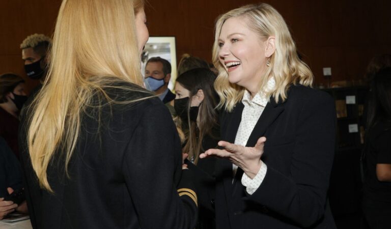 Kirsten Dunst Deadline Contenders Film Panel Los Angeles (6 photos)