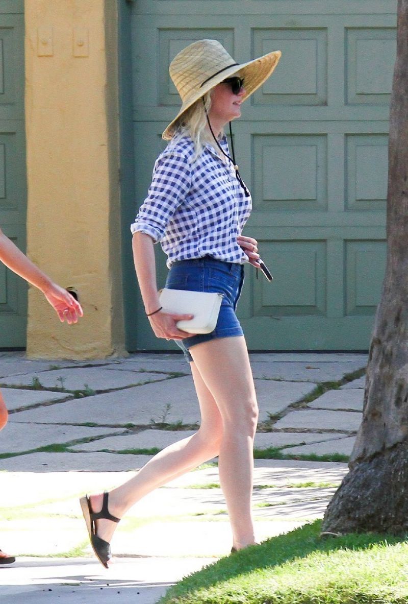 Kirsten Dunst Denim Shorts Out Shopping Los Angeles
