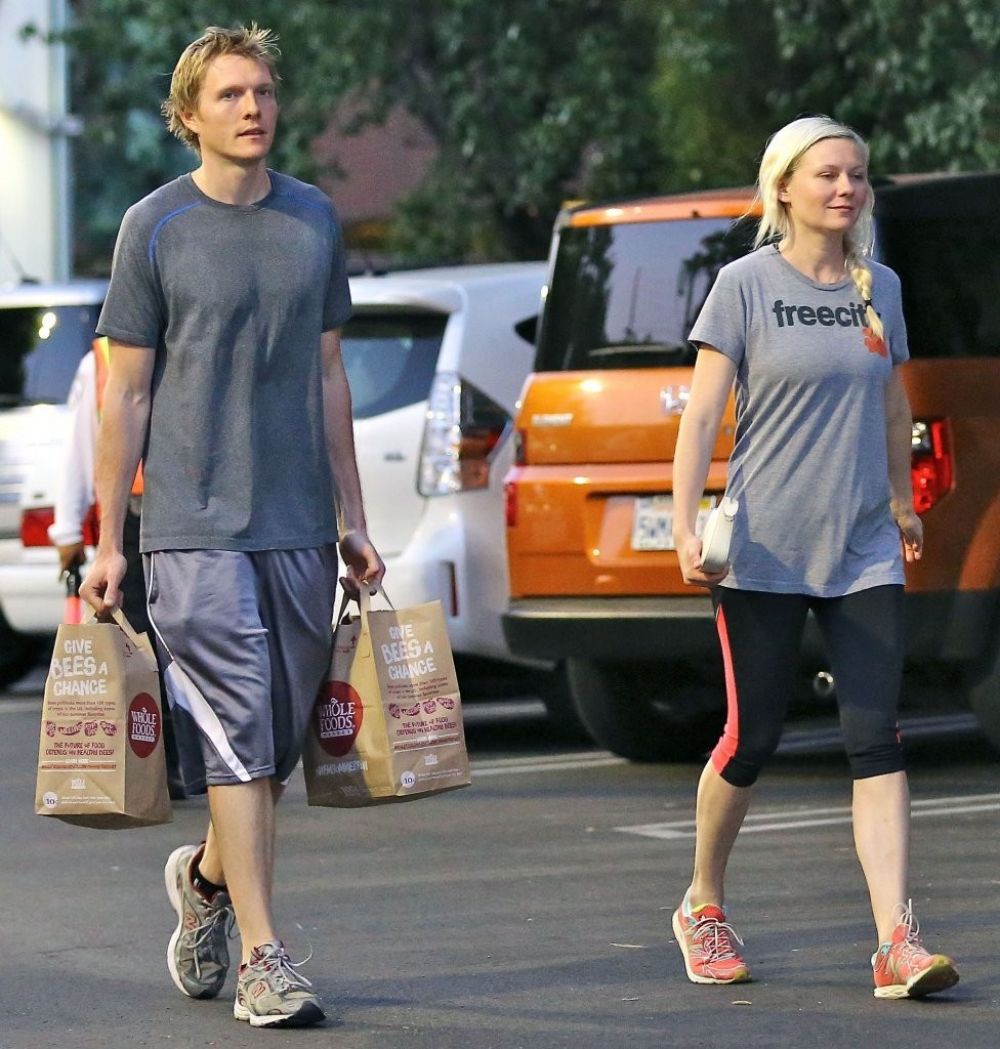 Kirsten Dunst Leaves Whole Foods Market Los Angeles